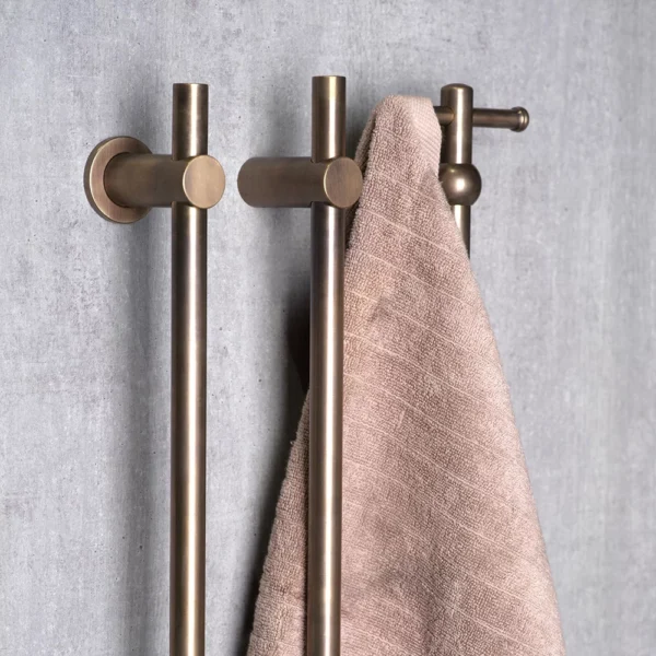 PEGASI VERTICAL HEATED TOWEL RAIL - Image 2